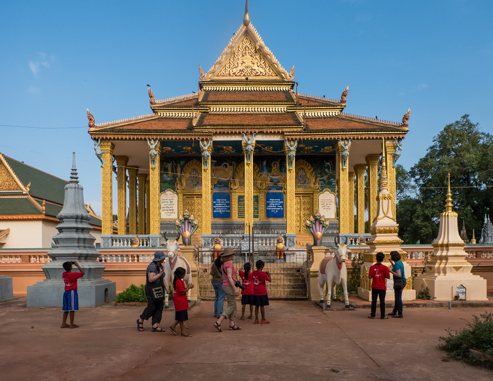 Travel photography workshop with a humanitarian focus in Siem Reap, Cambodia with The Giving Lens