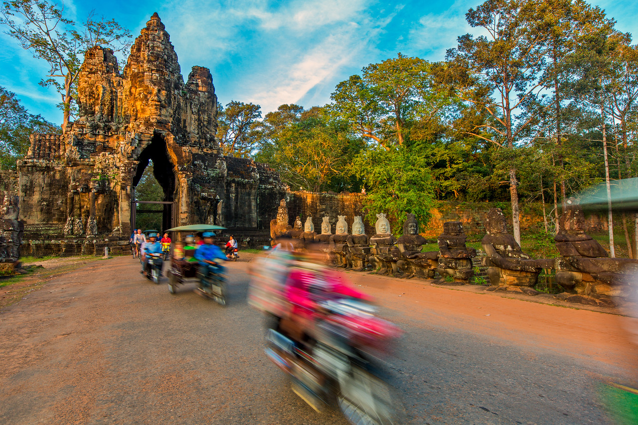 Travel photography workshop with a humanitarian focus in Siem Reap, Cambodia with The Giving Lens